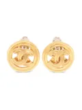 CHANEL Pre-Owned 1996 Interlocking CC clip-on earrings - Gold