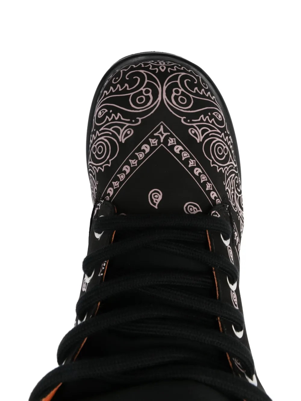 PDF High-top sneakers met bandanaprint Zwart