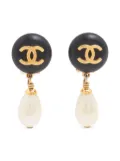 CHANEL Pre-Owned 1997 Interlocking CC faux-pearl earrings - Gold