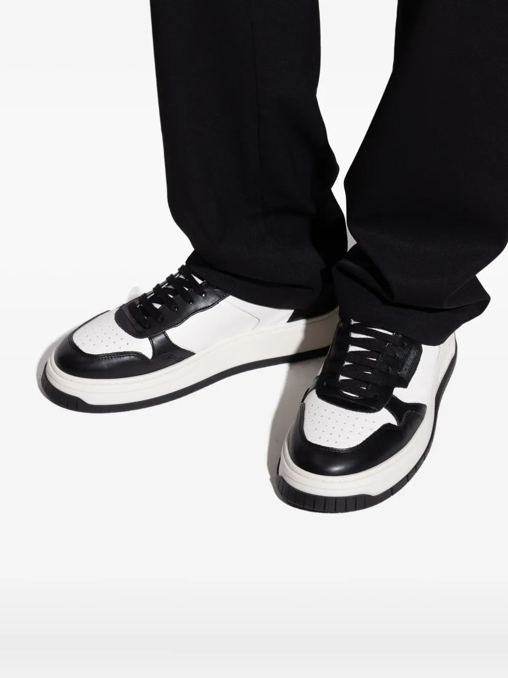 Iceberg Sneakers met logoplakkaat Wit