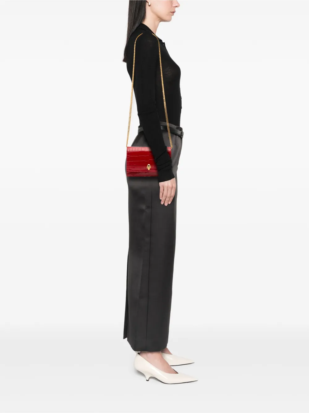 Alexander McQueen Pre-Owned bolsa crossbody Skull pequeña de piel de becerro con efecto de piel de cocodrilo en relieve 2010-2025 | Estilos de archivo | Image 2