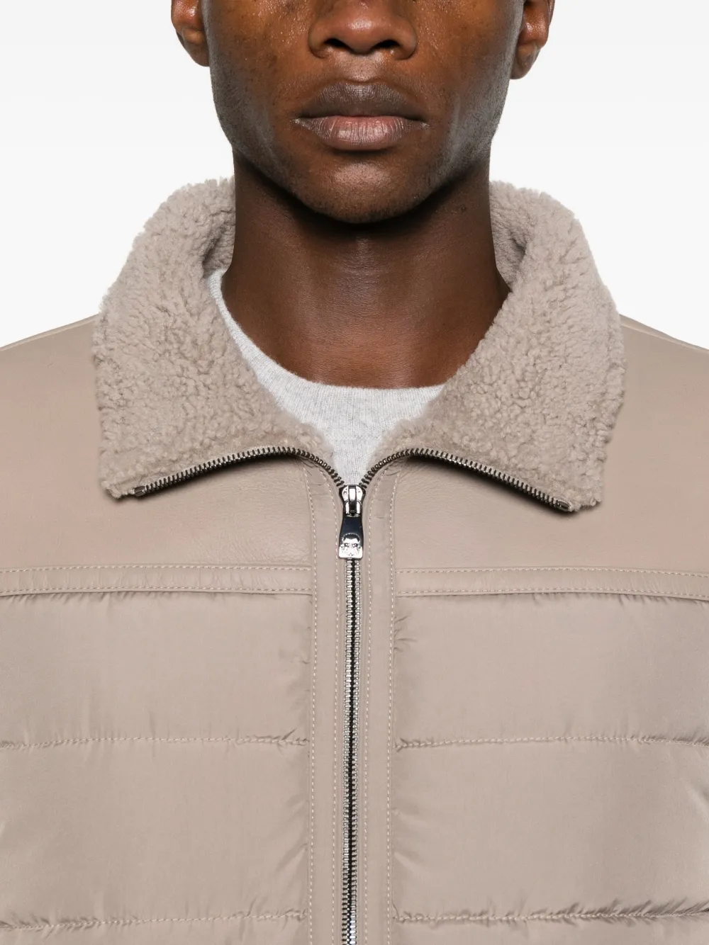 Corneliani Gewatteerde jas met lammy kraag Beige