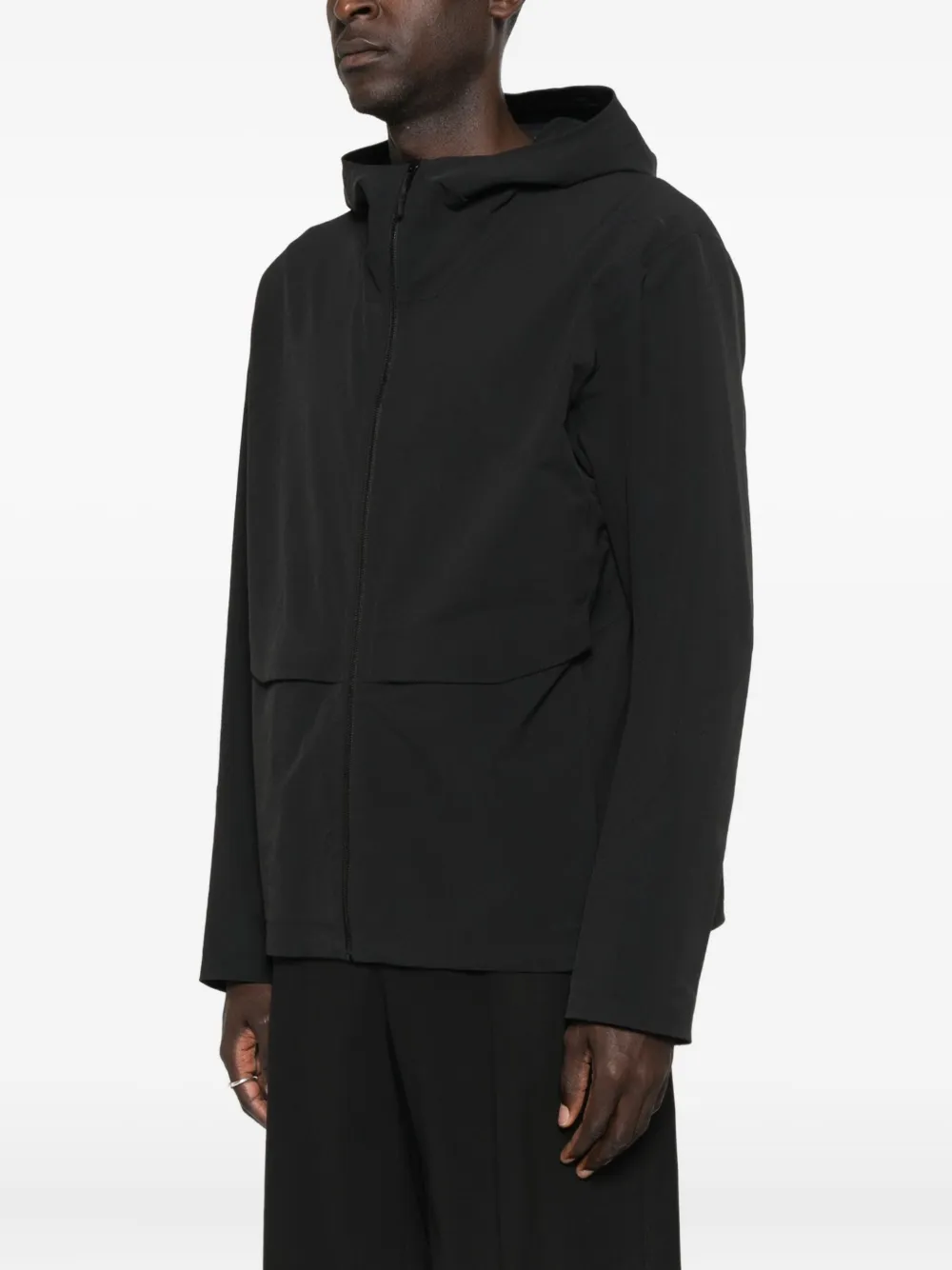 Veilance Jack met capuchon Zwart