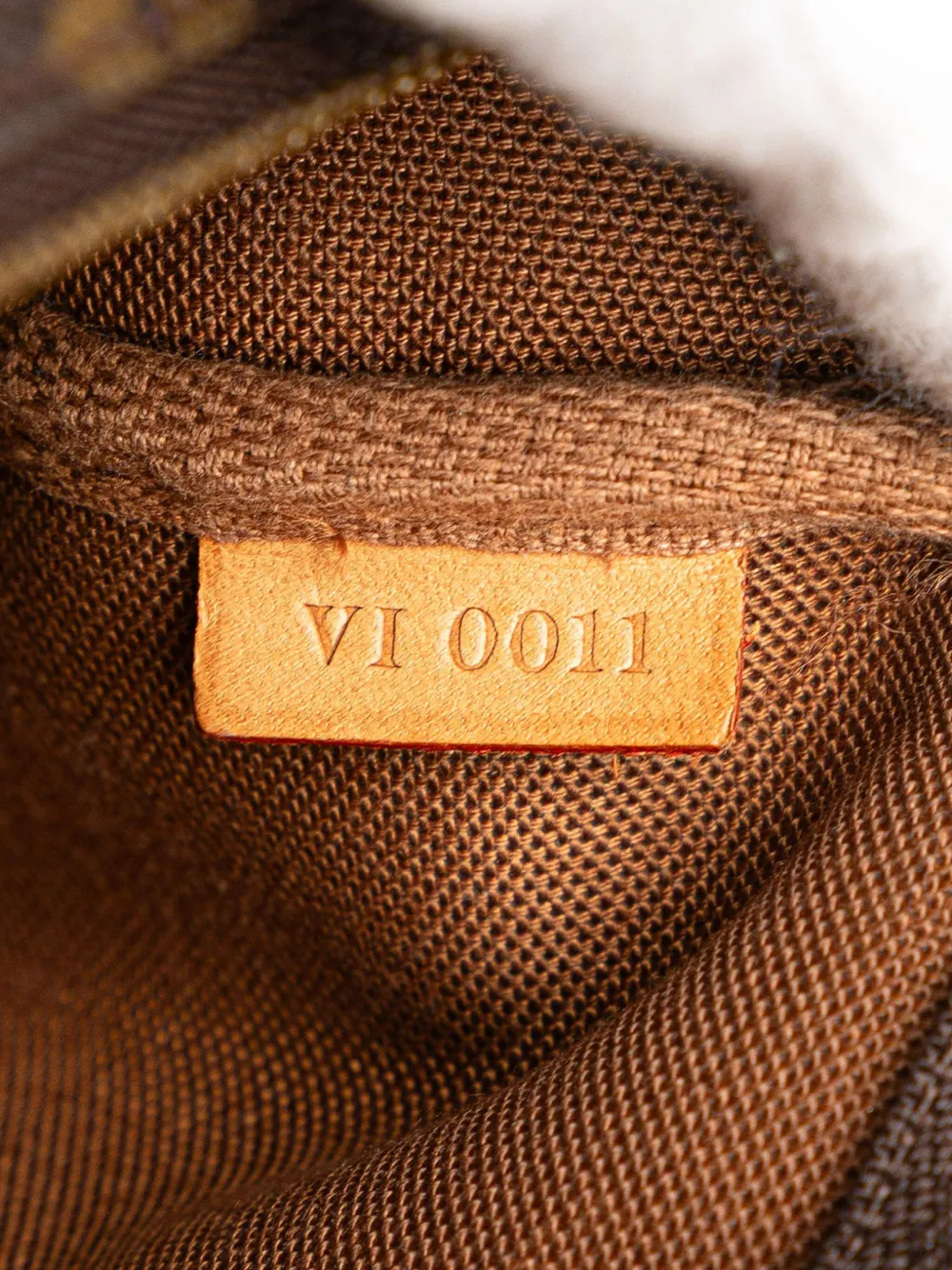 Pre-owned Louis Vuitton 2001 Monogram Pochette Accessoires Shoulder Bag In Brown