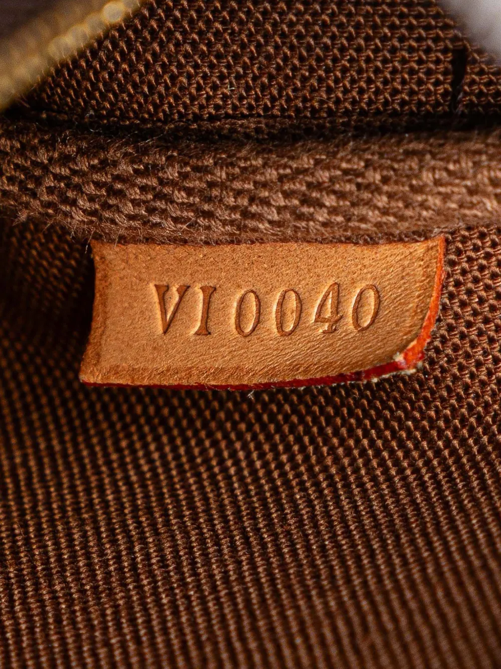 Pre-owned Louis Vuitton 2000 Monogram Pochette Accessoires Shoulder Bag In Brown