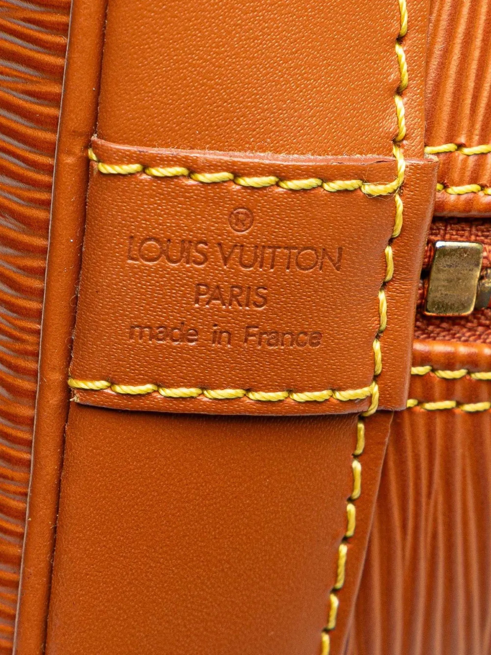 Pre-owned Louis Vuitton 1997 Epi Alma Pm Handbag In Brown