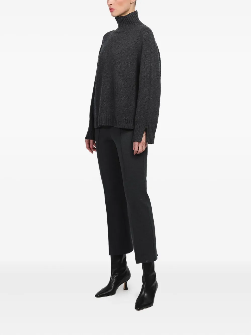 Allude Ribbed-trim Sweater In Black