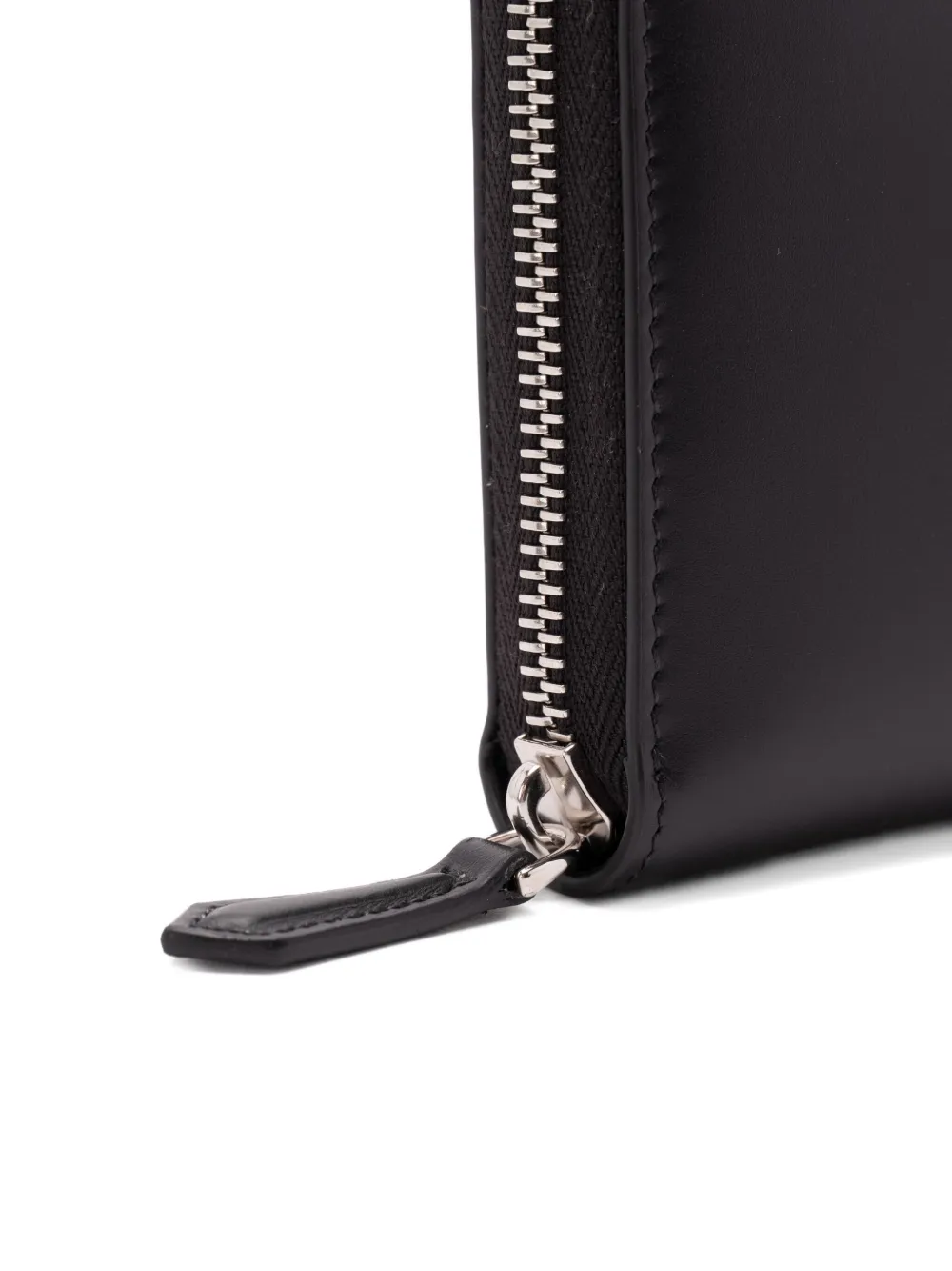 Fendi Logo-plaque Zip-around Wallet In Black
