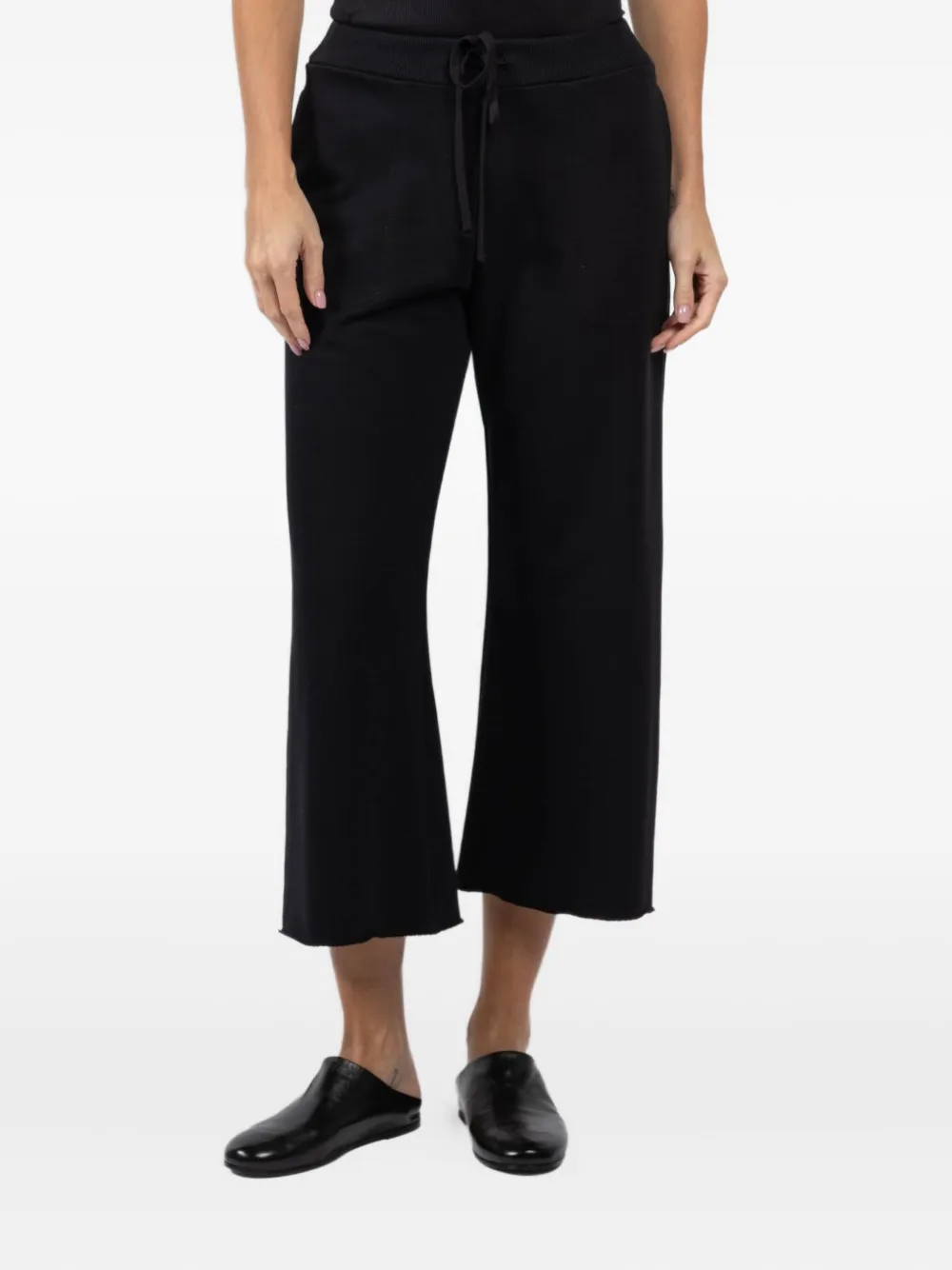 Arlo Mott Cropped Trousers In Black