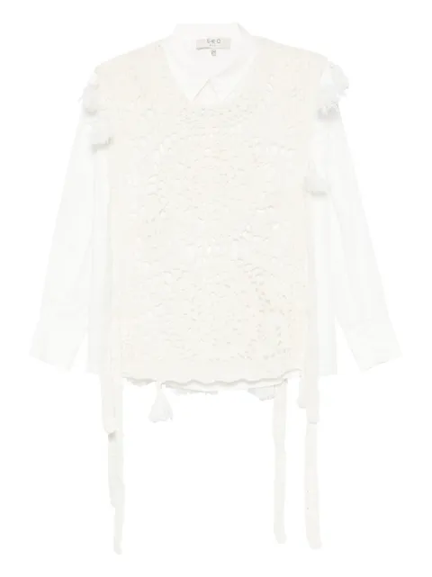 Sea top de crochet con detalle de borlas
