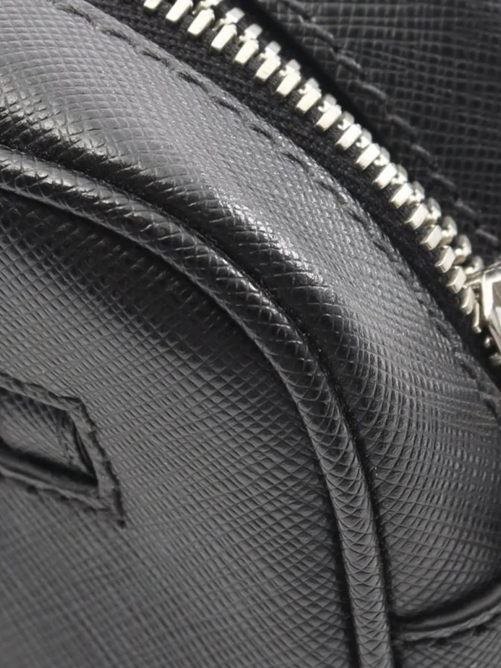 Prada Pre-Owned 2013-2025 Saffiano Zip crossbody bag | كلاسيكيات | Image 2