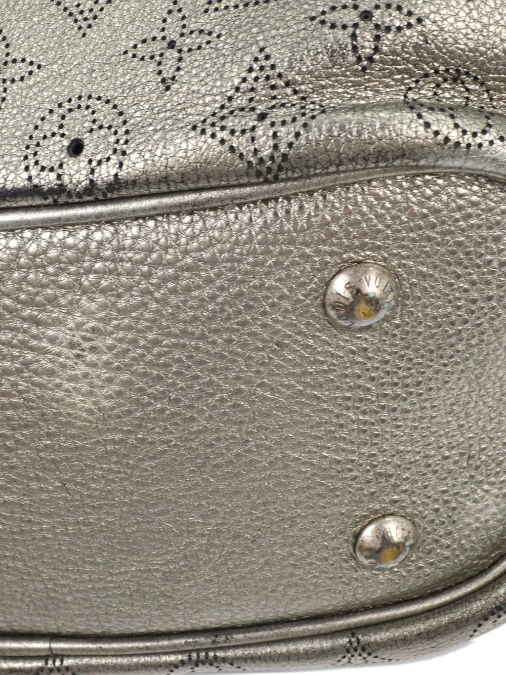 Pre-owned Louis Vuitton 2008 Small Mahina Shoulder Bag In Silver