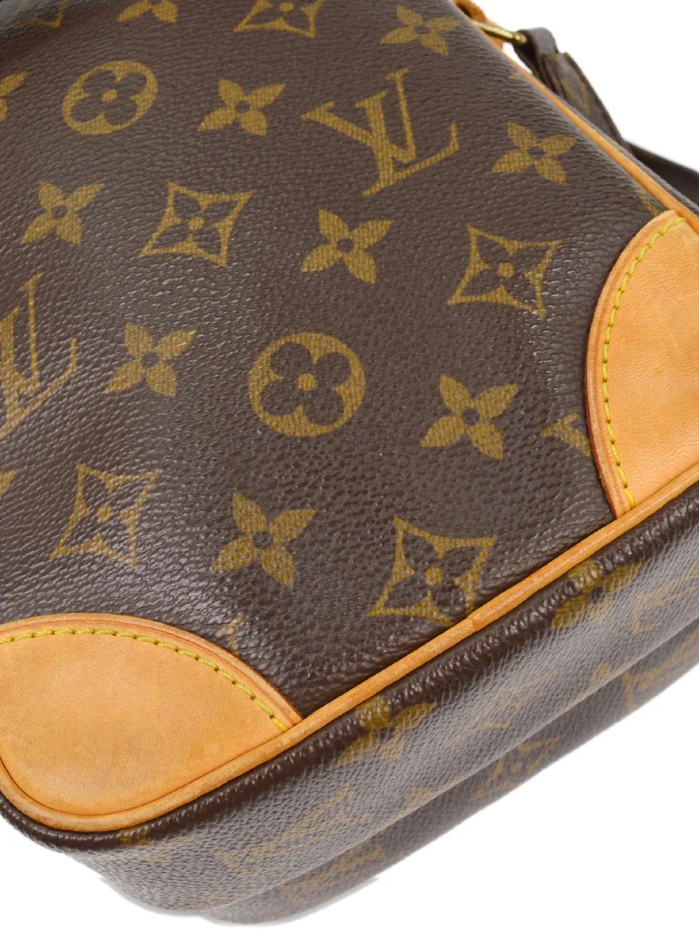 Pre-owned Louis Vuitton 2005 Amazon Crossbody Bag In Brown
