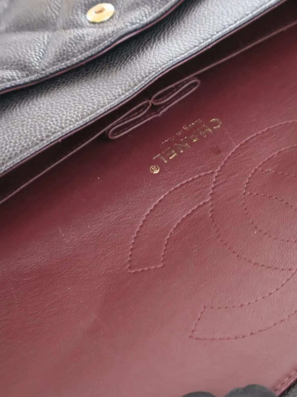 CHANEL Pre-Owned شنطة كتف 'كلاسيك كافيار' كبيرة بقلابين 2010-2011 | كلاسيكيات | Image 2