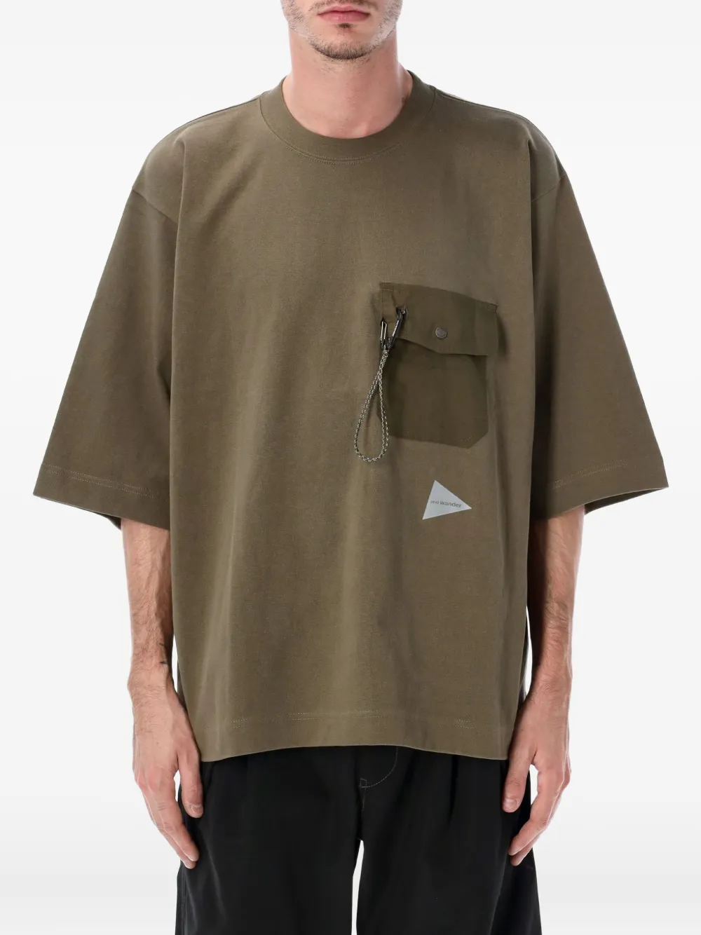 and Wander Camiseta com bolso | Verde | Image 1