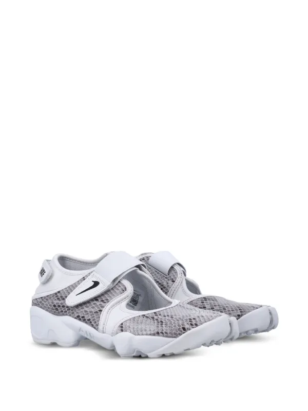 Nike Air Rift snake-effect Sneakers | Grey | FARFETCH RO