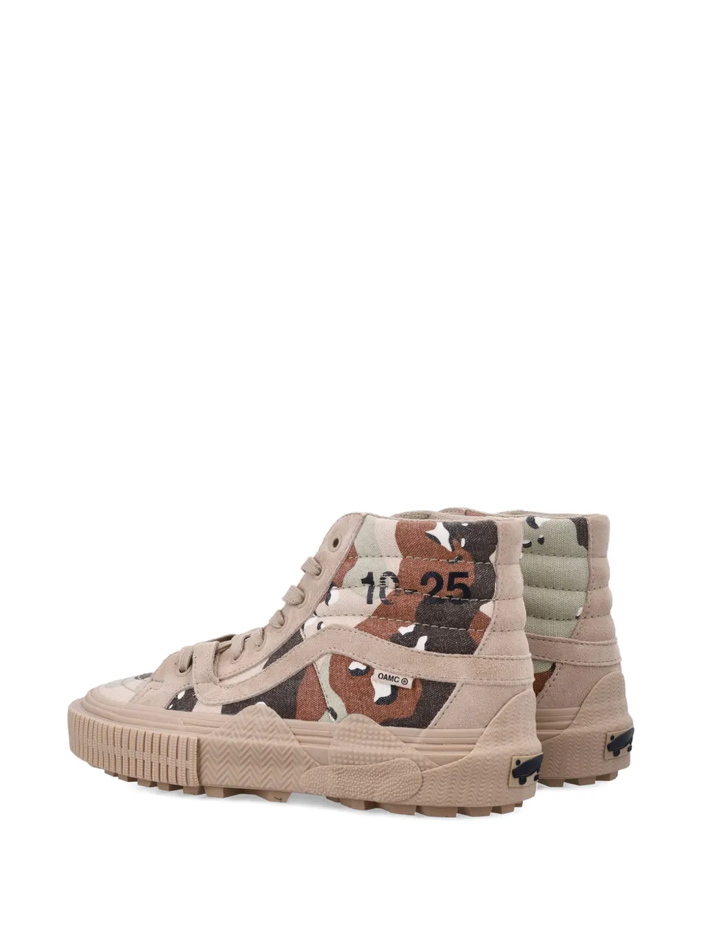 Vans Otw by x Wtaps x Oamc Sk8-Hi Gl Lug sneakers met camouflageprint Beige