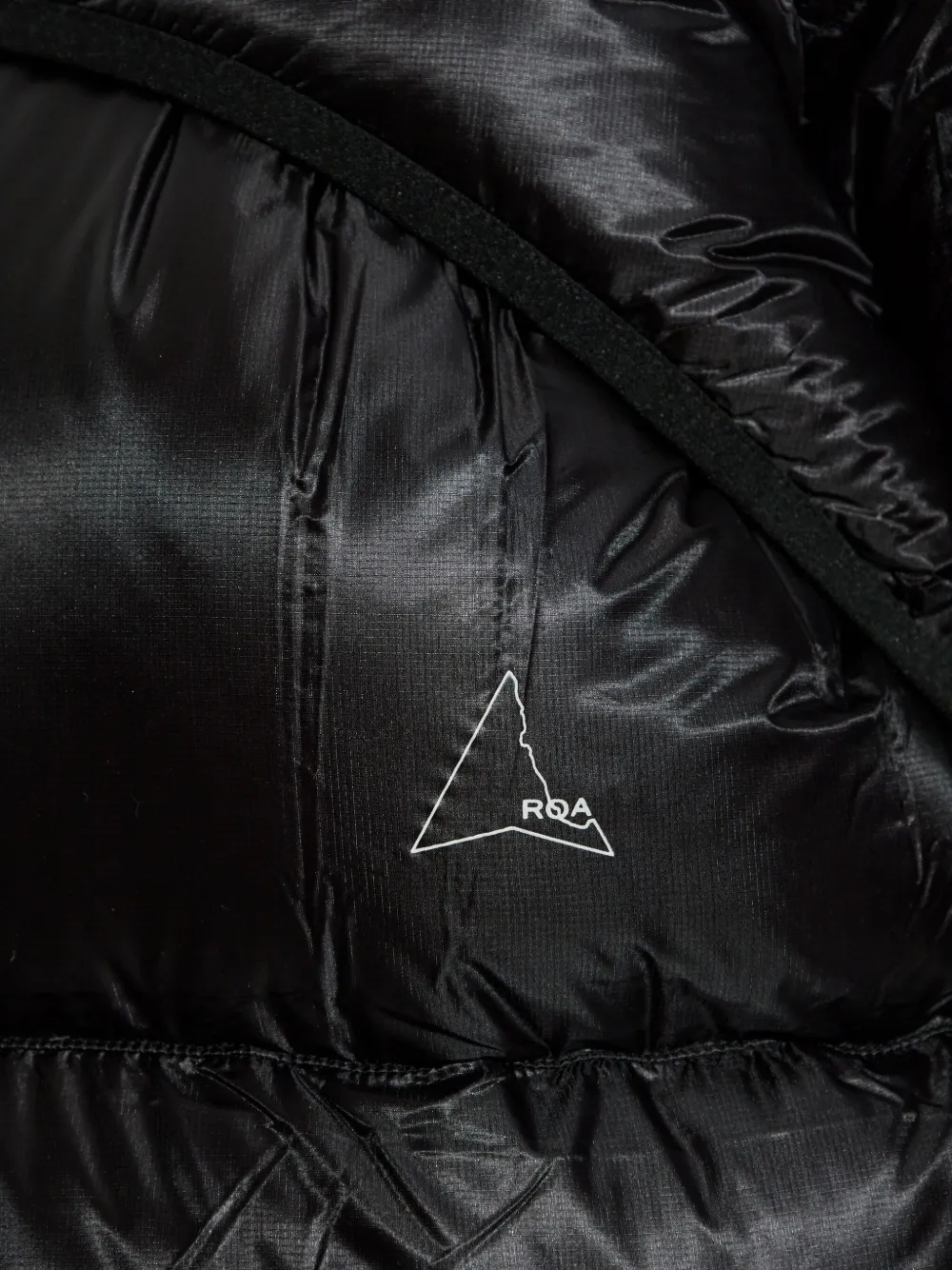 Roa Lithe Hooded Puffer Jacket In Black