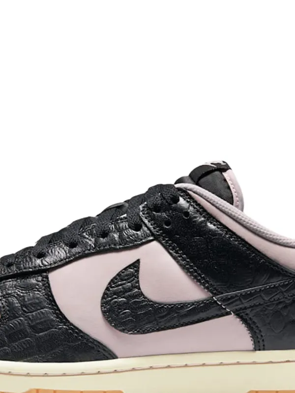 Nike Dunk Low Retro Crocodile スニーカー | ブラック | FARFETCH JP