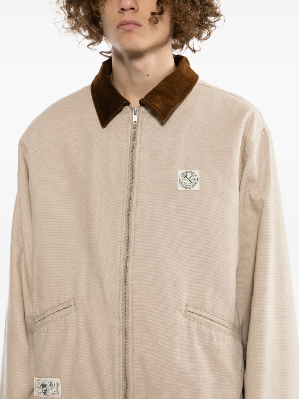 izzue Jack met logopatch Beige