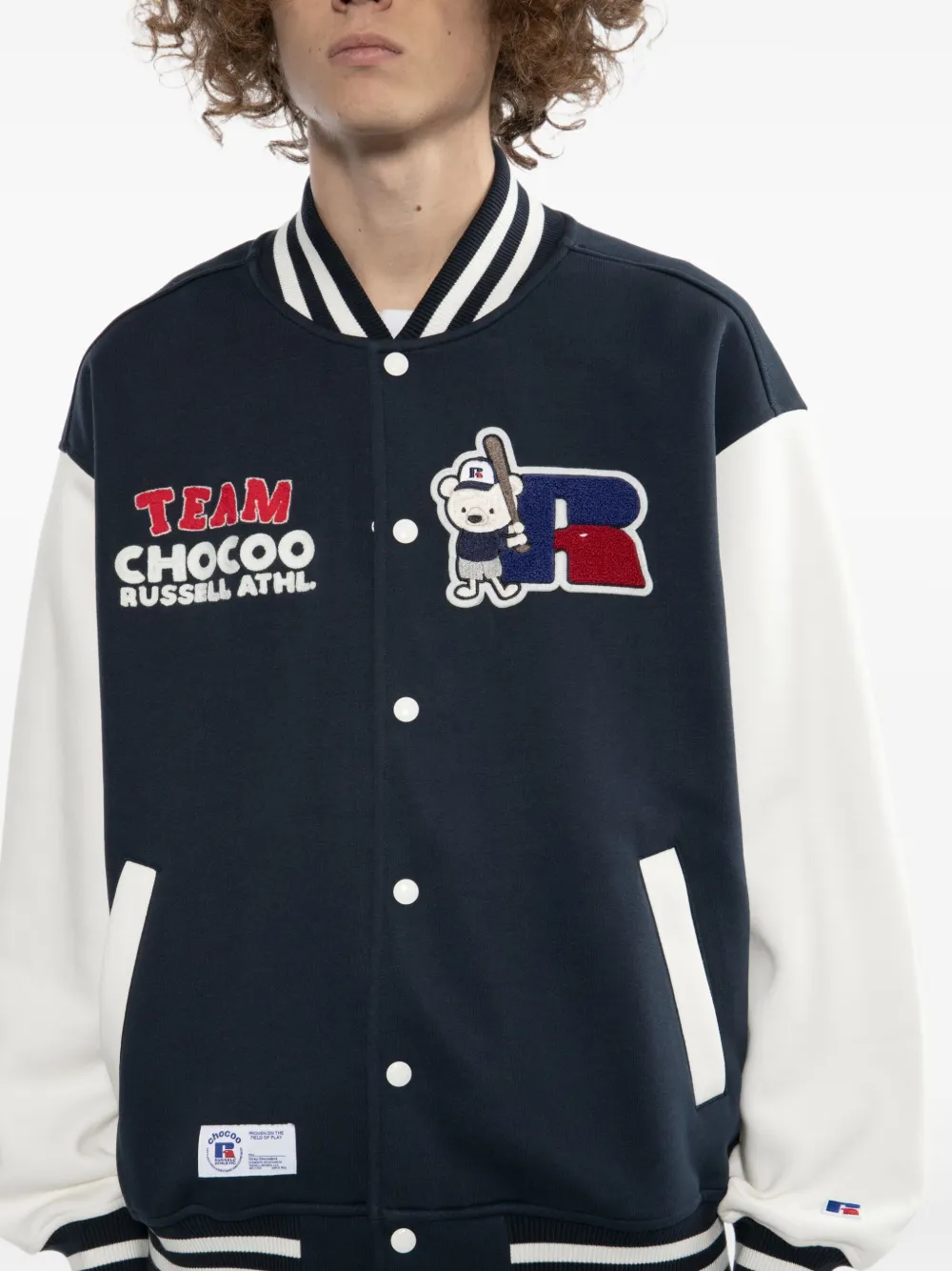 CHOCOOLATE x Russell Athletic jack met geborduurde beer Blauw