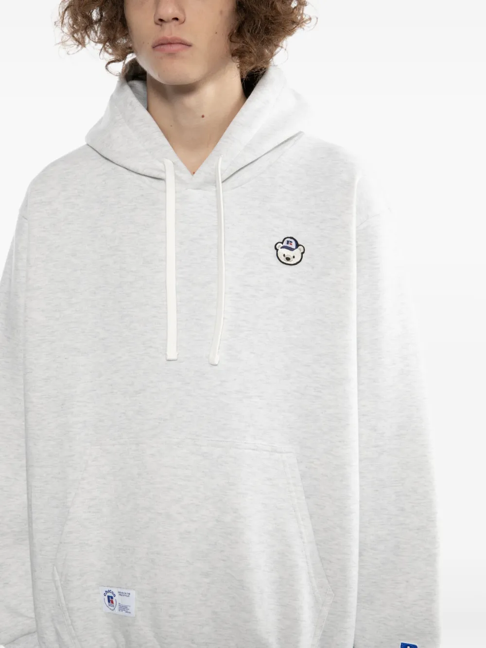 CHOCOOLATE x Russell Athletic hoodie met geborduurde beer Grijs