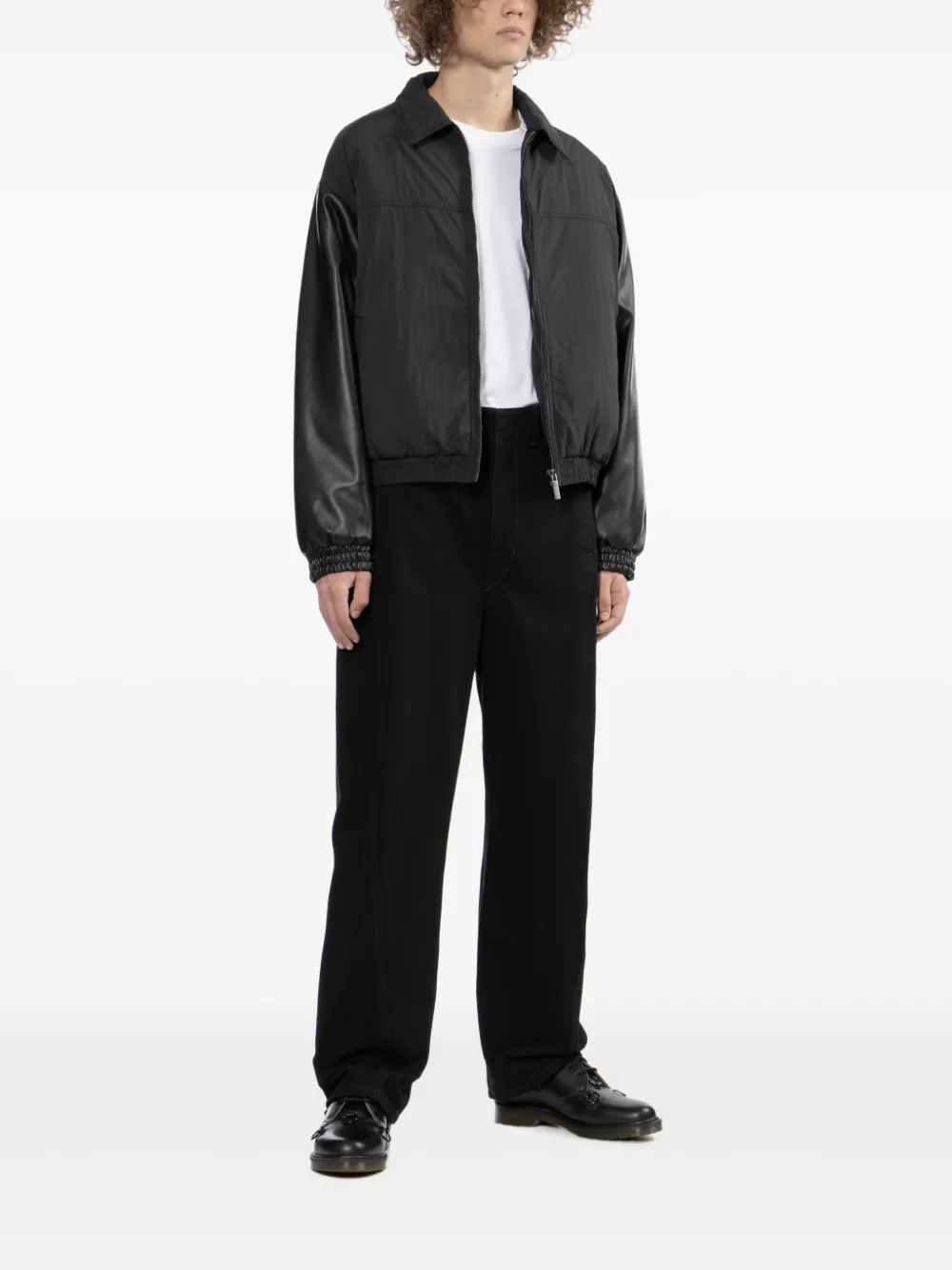 izzue chamarra con placa del logo | Chamarras con plumón y capitonadas | Image 2