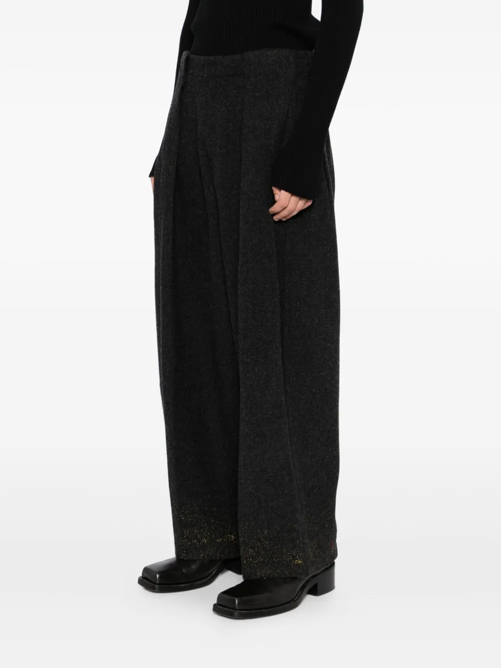 CROQUIS Broek met toelopende pijpen en logopatch Grijs