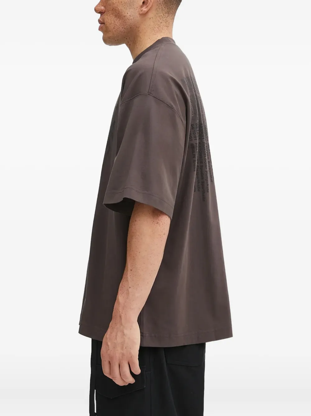 VETEMENTS T-shirt met ronde hals Bruin