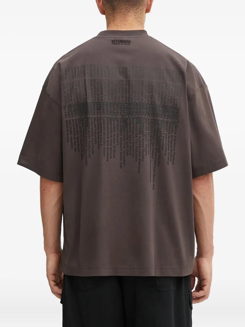 VETEMENTS T-shirt met ronde hals Bruin