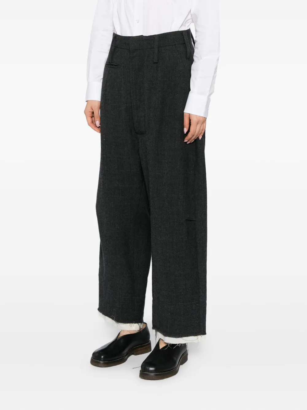Chiahung Su Wool Tapered Trousers In Black