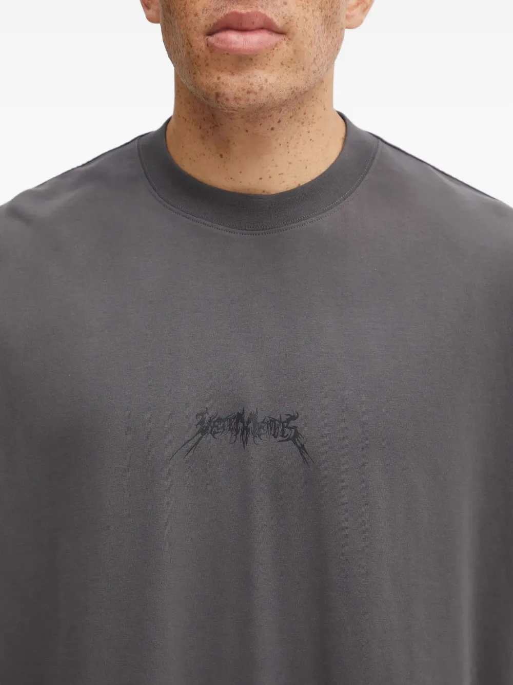 VETEMENTS T-shirt met logoprint Grijs