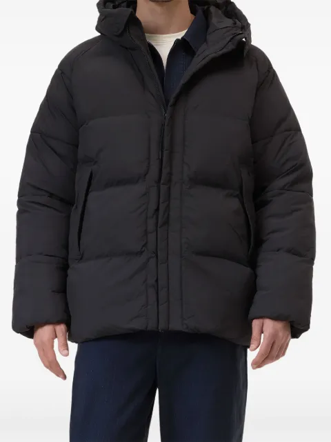 Closed hooded puffer jacket