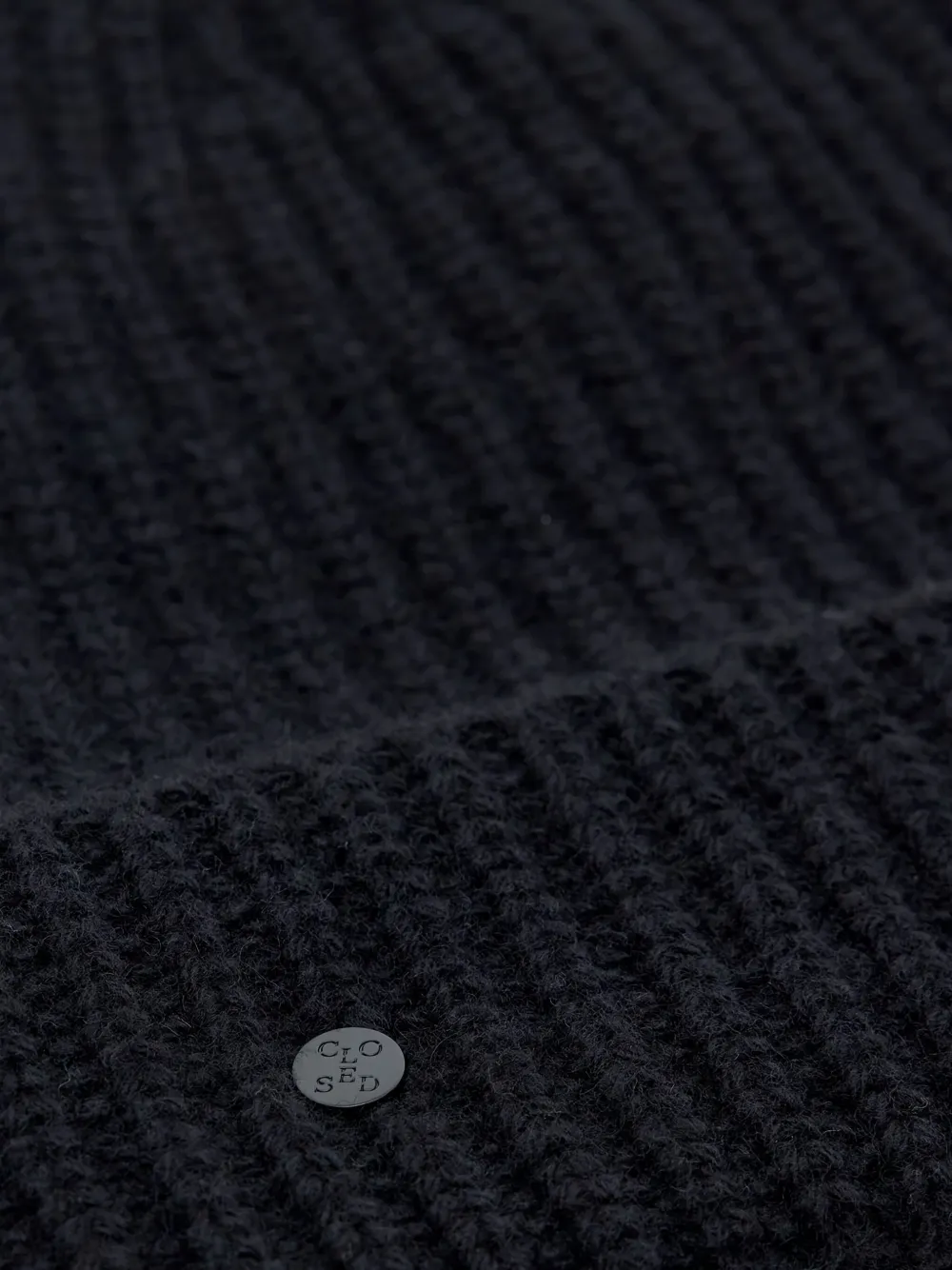 Closed ribbed-knit beanie | Image 2