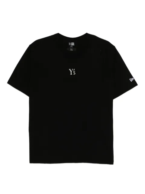Y's playera con logo estampado en colaboración con New Era