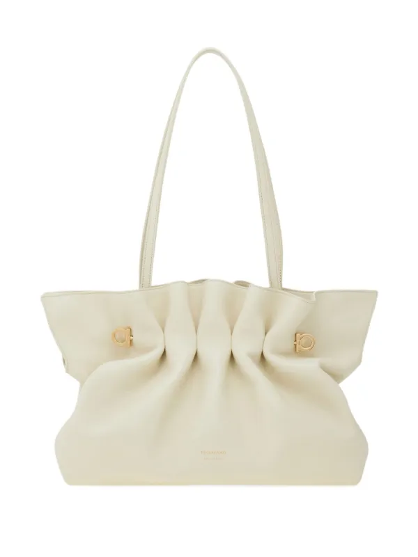 Ferragamo Ferragamo Soft-bag M in Neutrals