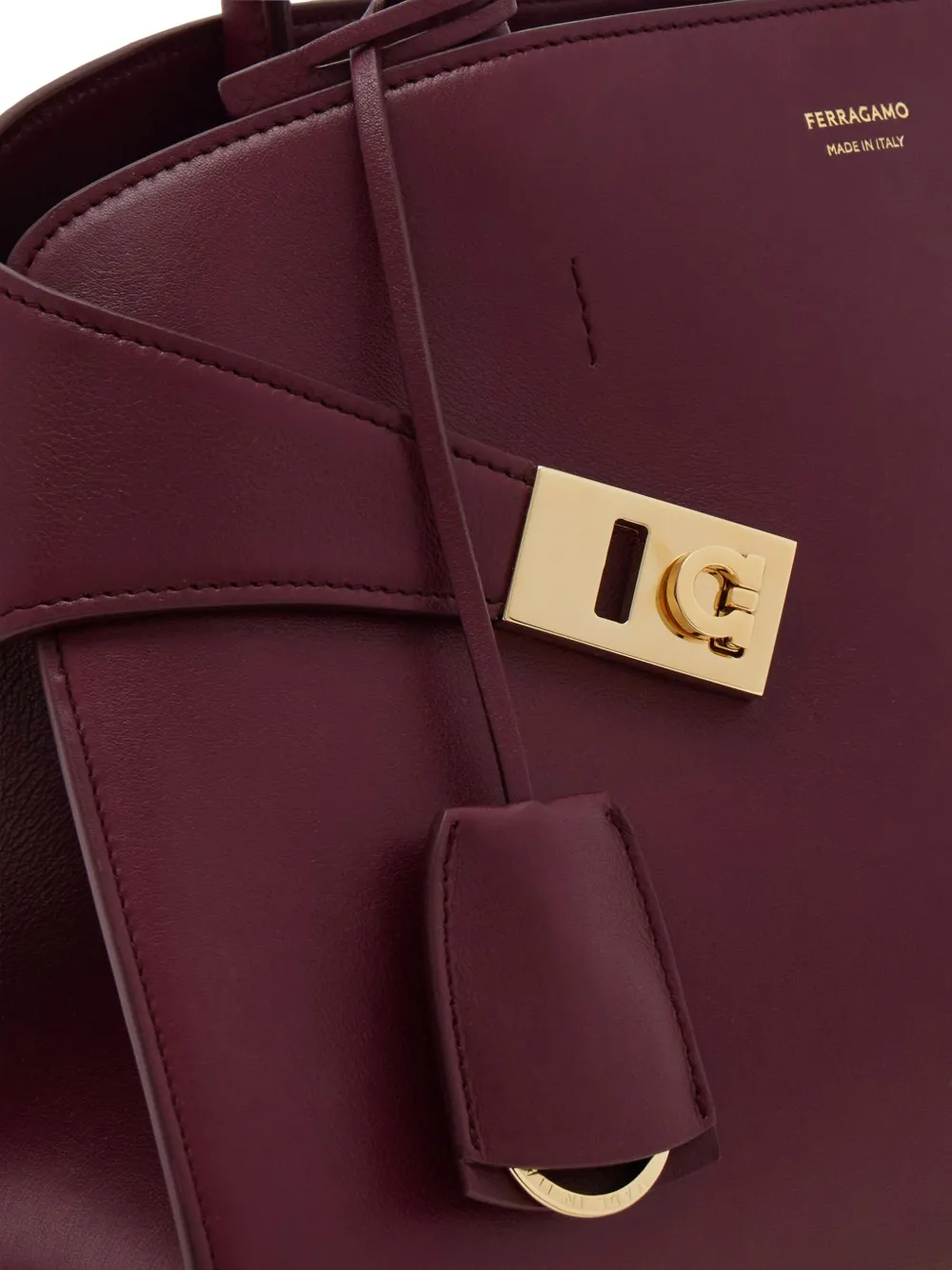 Ferragamo Medium Hug Leather Tote Bag In Red