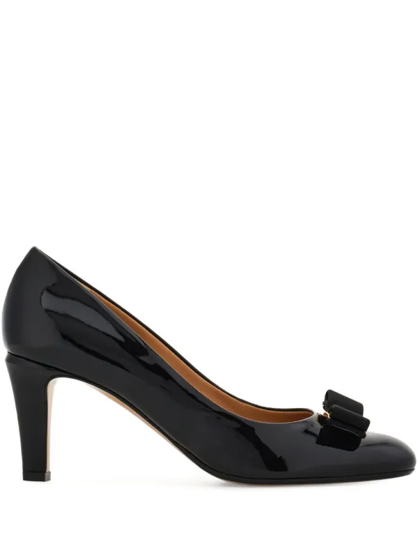 Ferragamo Vara Bow Pumps in Black