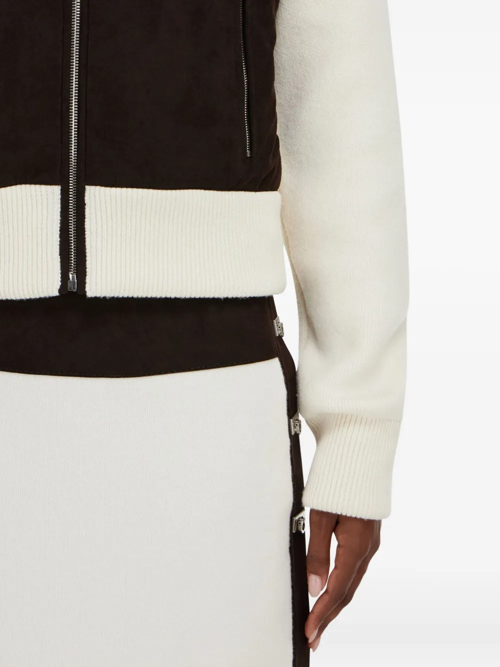 zip-fastening high-collar jacket