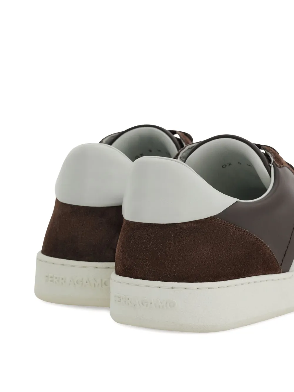 Ferragamo Sneakers met suède vlakken Bruin