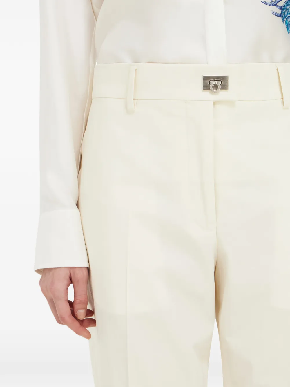 Ferragamo Pantalon met riemlussen Beige