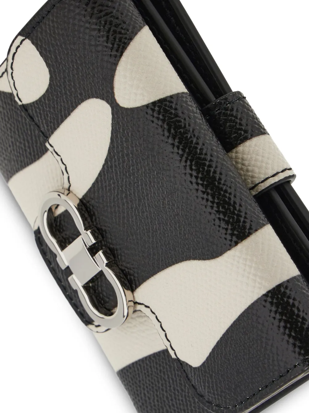 Ferragamo Portemonnee met gesp Zwart