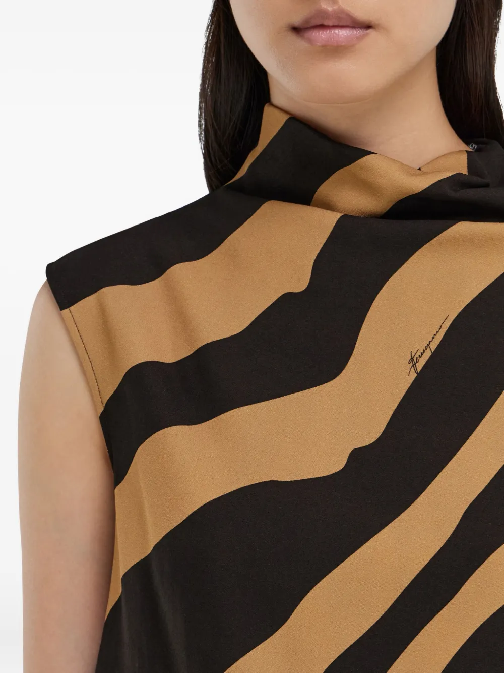Ferragamo Asymmetrische top met dierenprint Bruin