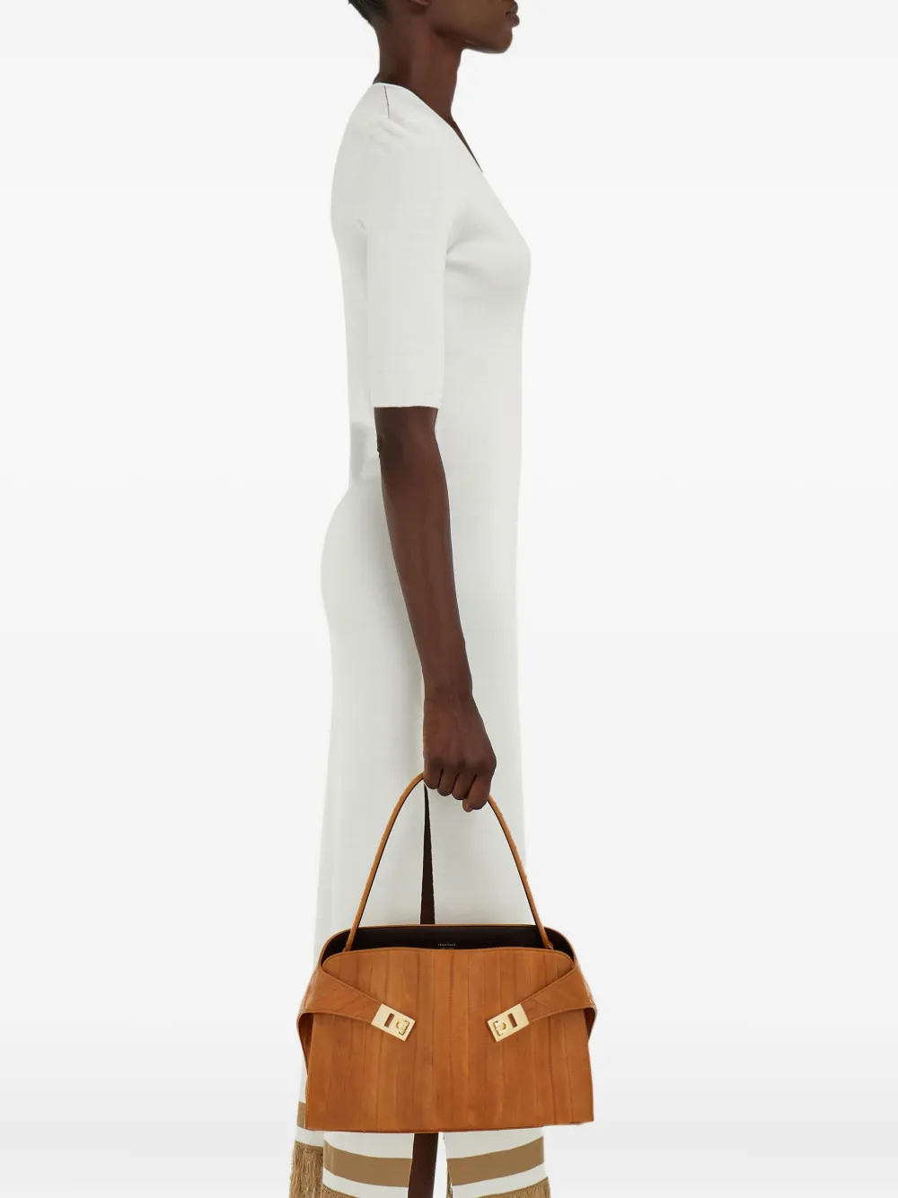 Ferragamo Hug medium schoudertas met handgreep - Bruin