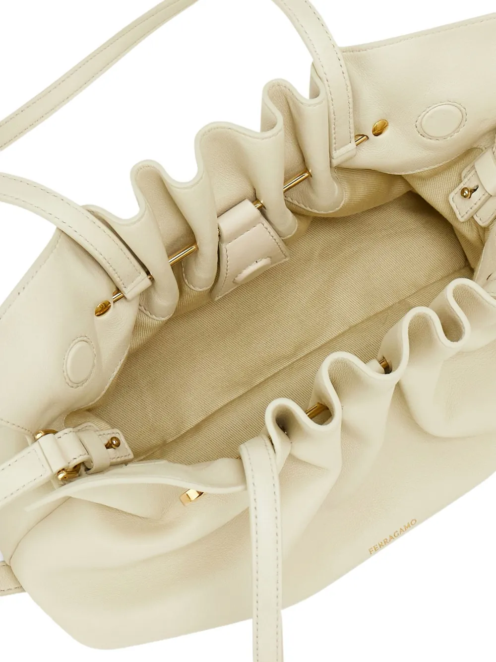 Ferragamo Soft kleine schoudertas met gesmockt effect Beige