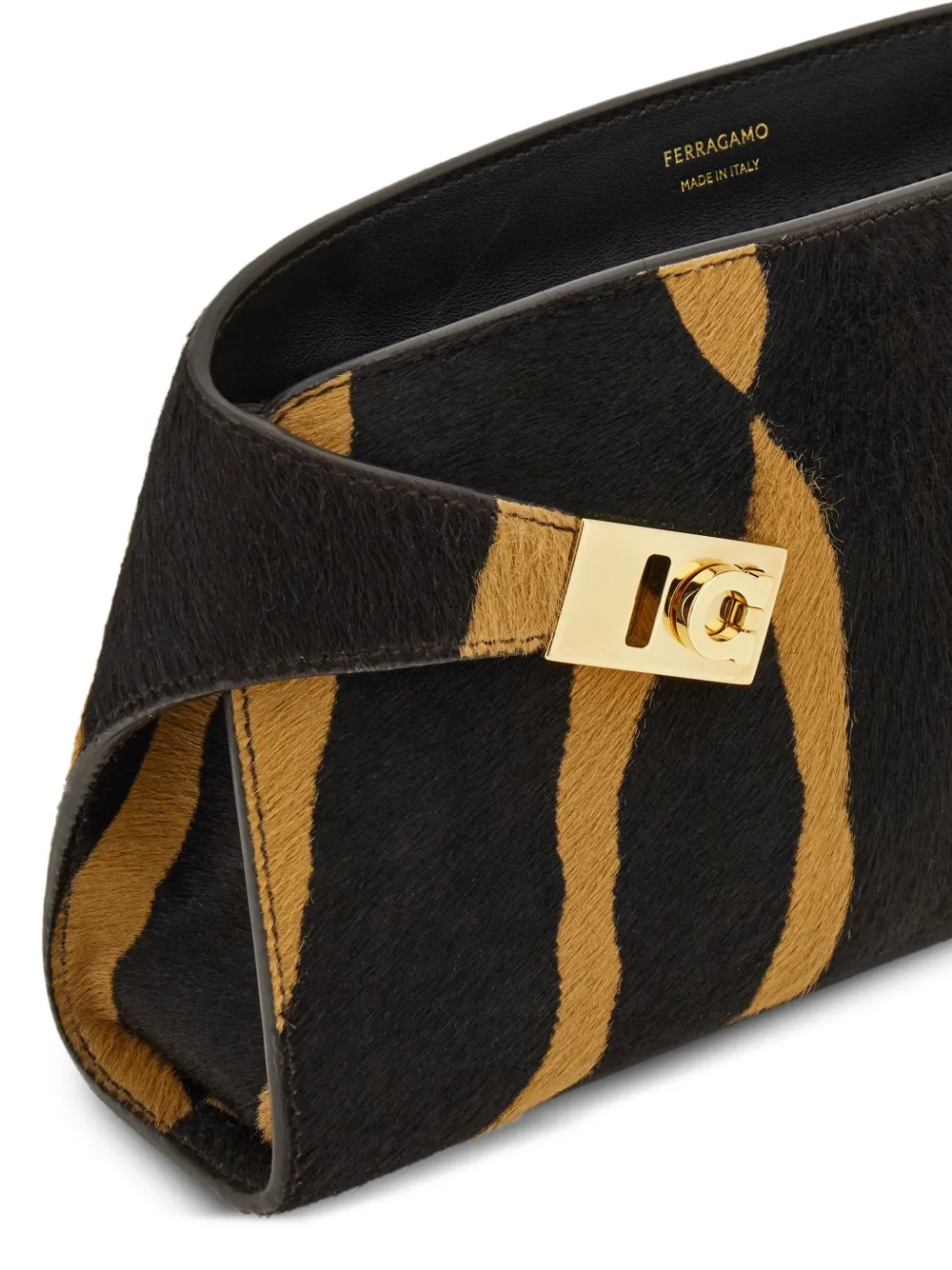 Ferragamo Hug kleine crossbodytas met zebraprint Zwart