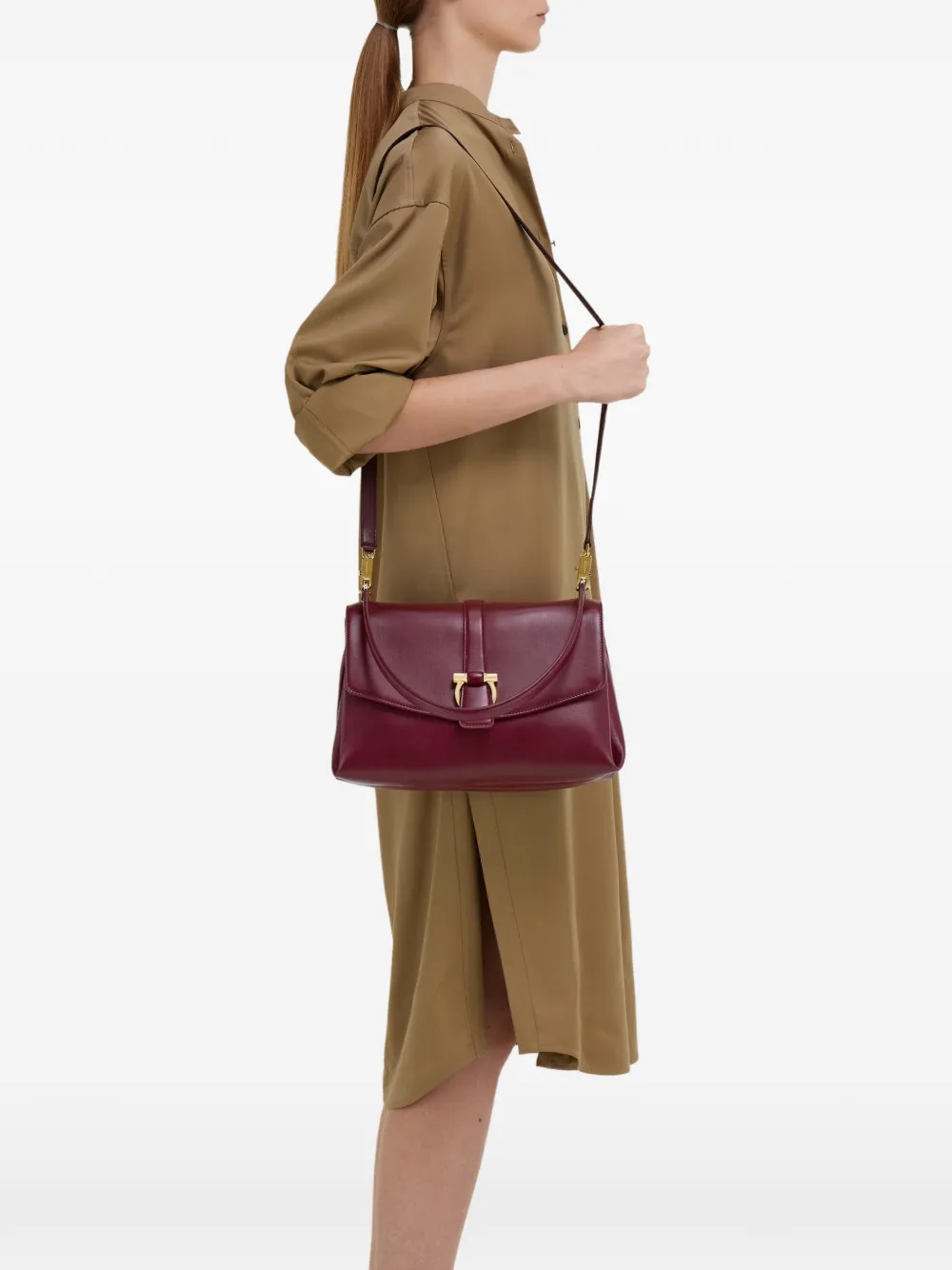  Ferragamo Small Front-flap Sholder Bag - Red 
