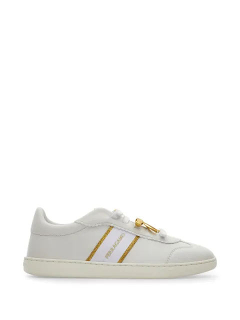 Ferragamo tenis con detalle de moño mini