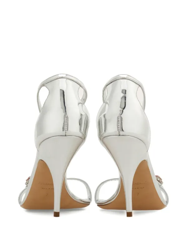 【美品】Salvatore Ferragamo　花　フラワー　シルバー　ビジュー Ferragamo flower-motif crystal-embellished Sandals | Silver | FARFETCH