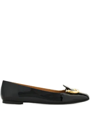 Ferragamo Varina フラットシューズ | ブラック | FARFETCH JP